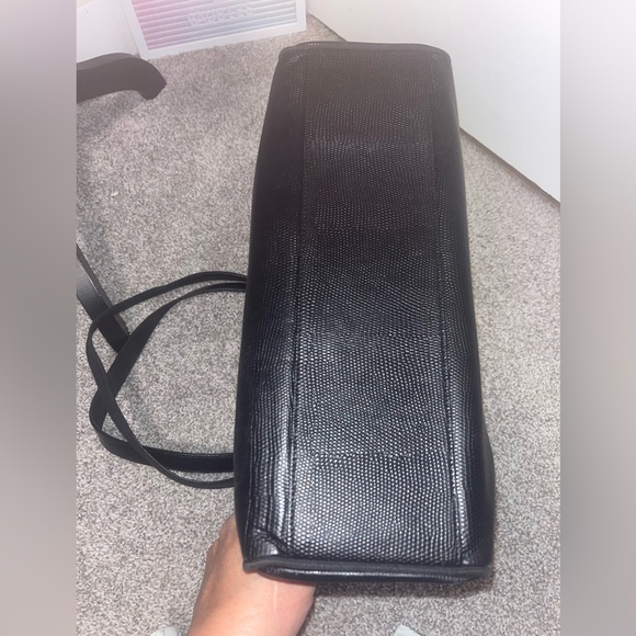 Salvatore Ferragamo Vala Shoulder Bag - Picture 9 of 12